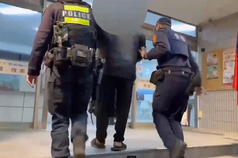 暴起隨機剪刀刺傷人　50歲男辯被41歲男穿衣嚇到