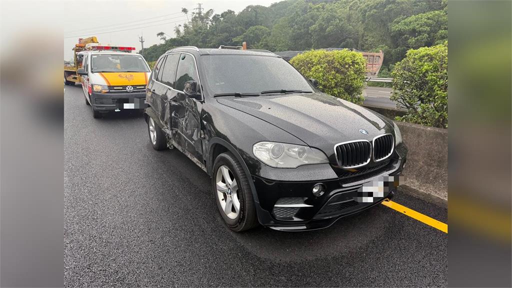 快新聞／國3大溪路段車禍！大貨車爆胎失控偏移撞小客車　釀1傷送醫