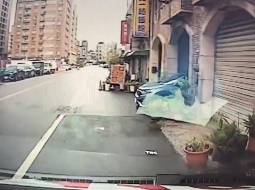 千元債務爆殺機？　男闖友人家中「持西瓜刀猛砍」