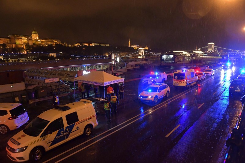 多瑙河觀光船翻覆意外 33人落水至少7死