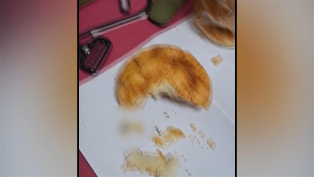 又是基隆！民眾買菠蘿麵包　一口咬下掉「蟲蟲」
