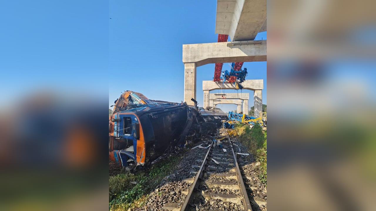 快新聞／泰國高鐵嚴重工安意外！起重機砸中列車　釀至少12死
