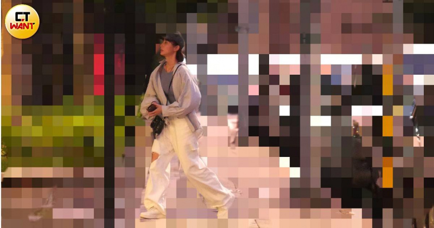 為女慶生1／獨家直擊粿粿神隱月餘首曝光　拎蛋糕攜女返新家慶3週歲