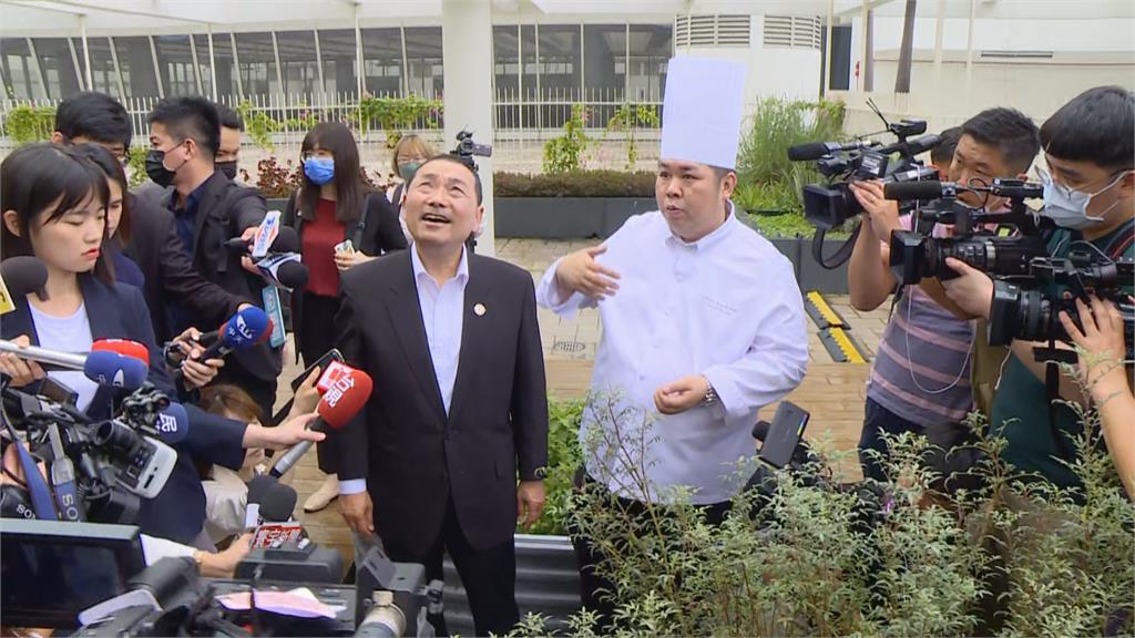 星媒報導「他」是熱門總統參選人 侯喊話「讓台灣與新加坡共好」