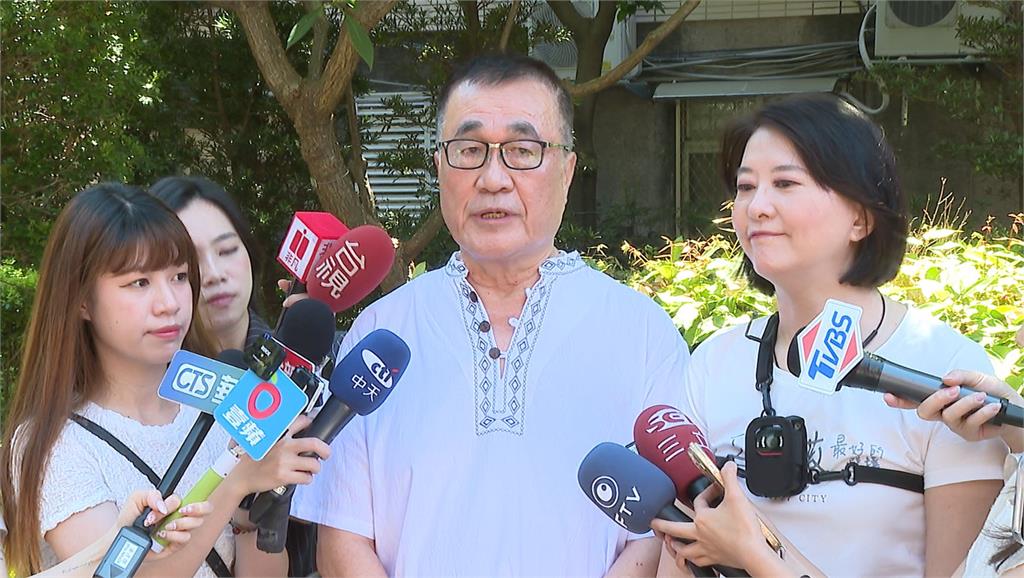 快新聞／尷尬了！合體川伯掃街宣傳反罷免　王鴻薇挨嗆「大罷免大成功」
