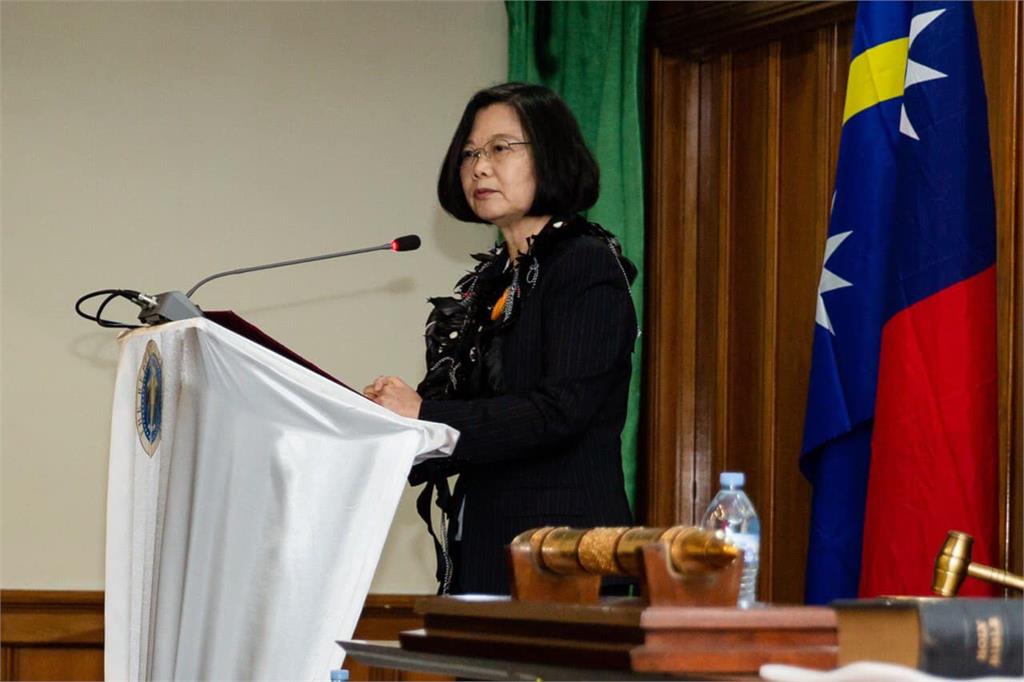蔡英文：請韓國瑜市長告訴中國，台灣是主權獨立國家