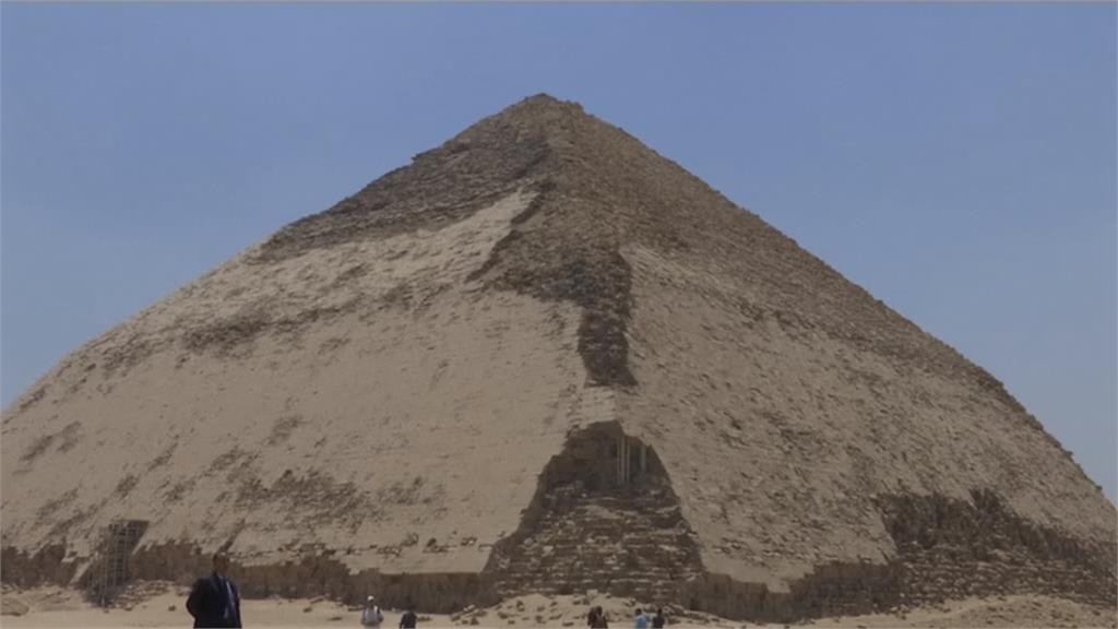 埃及力拚觀光 重新開放兩座金字塔