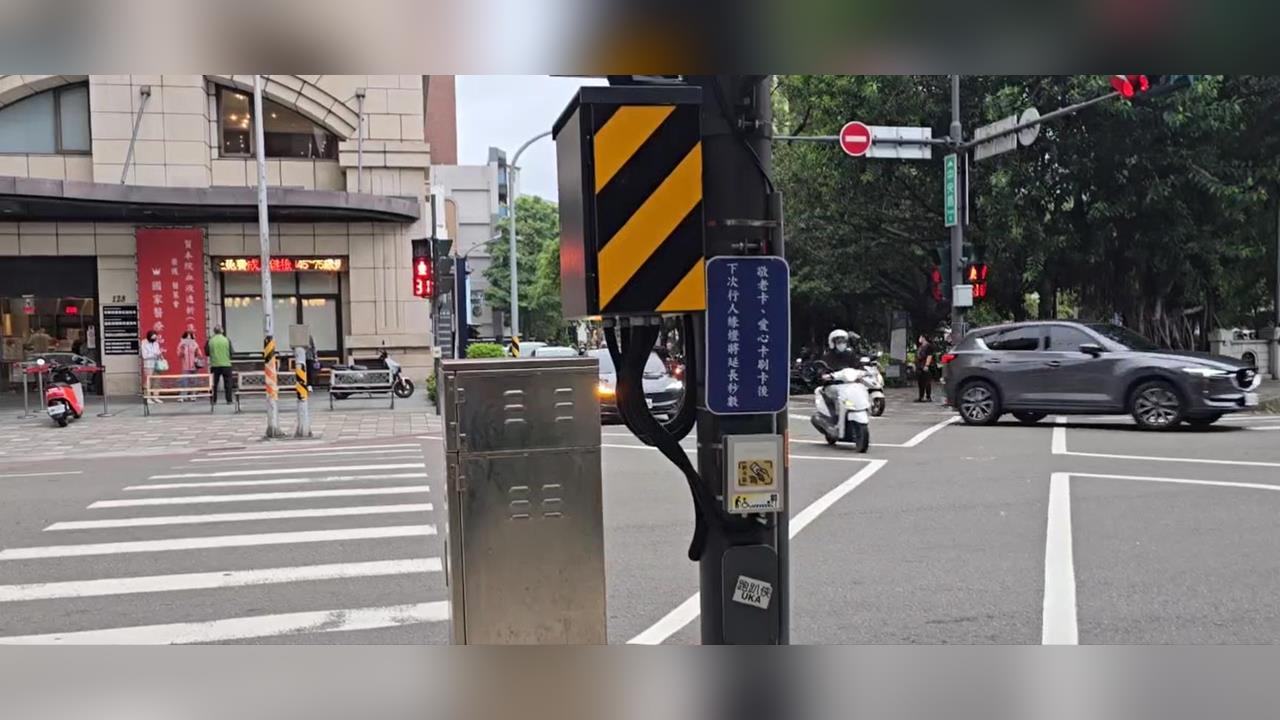 快新聞/試辦敬老紅綠燈「居民竟不知」遭疑浪費公帑 竹市府解釋了