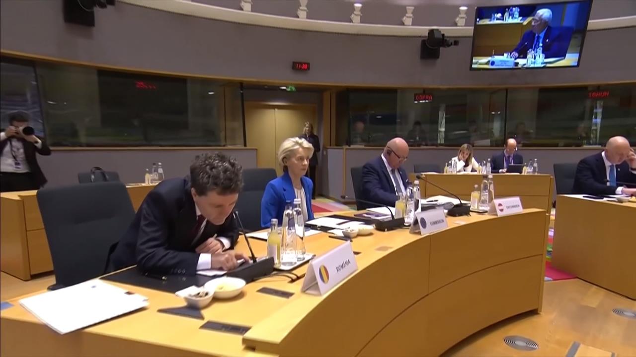 歐盟峰會商討「援助烏克蘭」　澤倫斯基現身會場盼「美施壓俄」