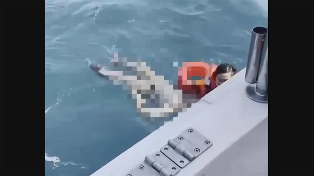 基隆工作船疑觸礁翻覆　2船員落海身亡