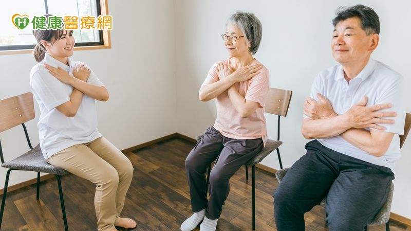 長者跌倒危機四伏！物理治療師教「4大招運動」降低風險