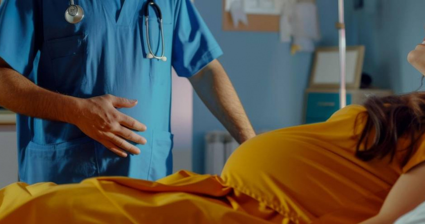 她崩潰怒喊「別再看我生孩子」！產婦分娩遭醫學生圍觀　怒吼：我不是教具