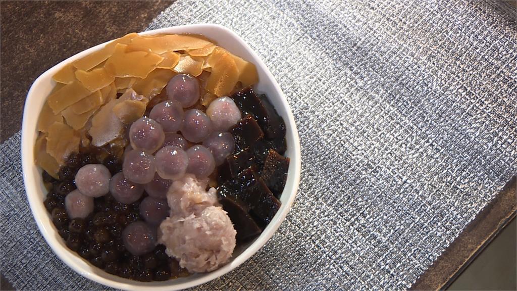 夏日炎炎要吃冰！40年老店「黑糖片冰」口感獨特 
