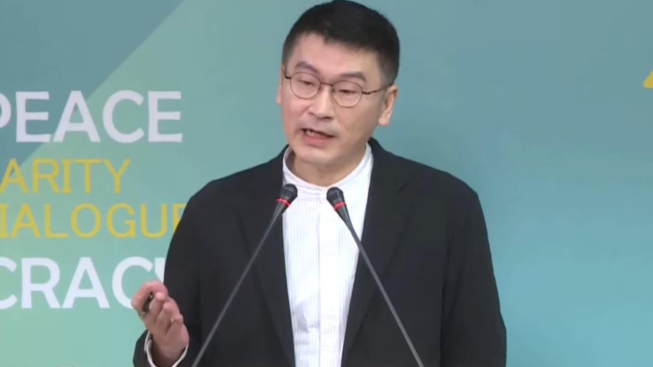 被問是否擔心被列入台獨頑固分子？梁文傑「偷笑3秒」回：我個人並不重要