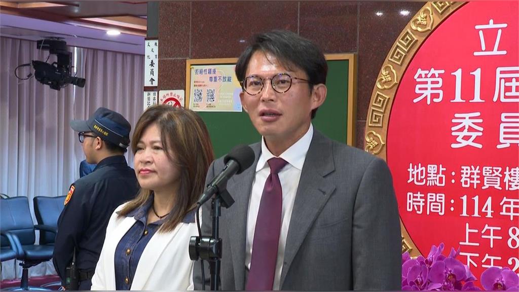 快新聞／被質疑「勒警脖」卻回「沒勒記者」　黃國昌：怎麼問我怎麼答