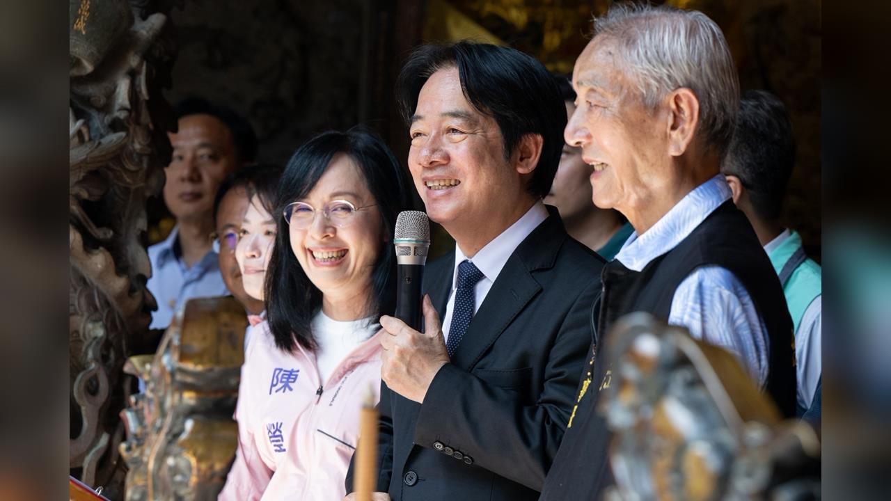 快新聞／陳瑩陪賴清德拜台東天后宮！允諾三件事：清廉、勤政、不在家門口開路
