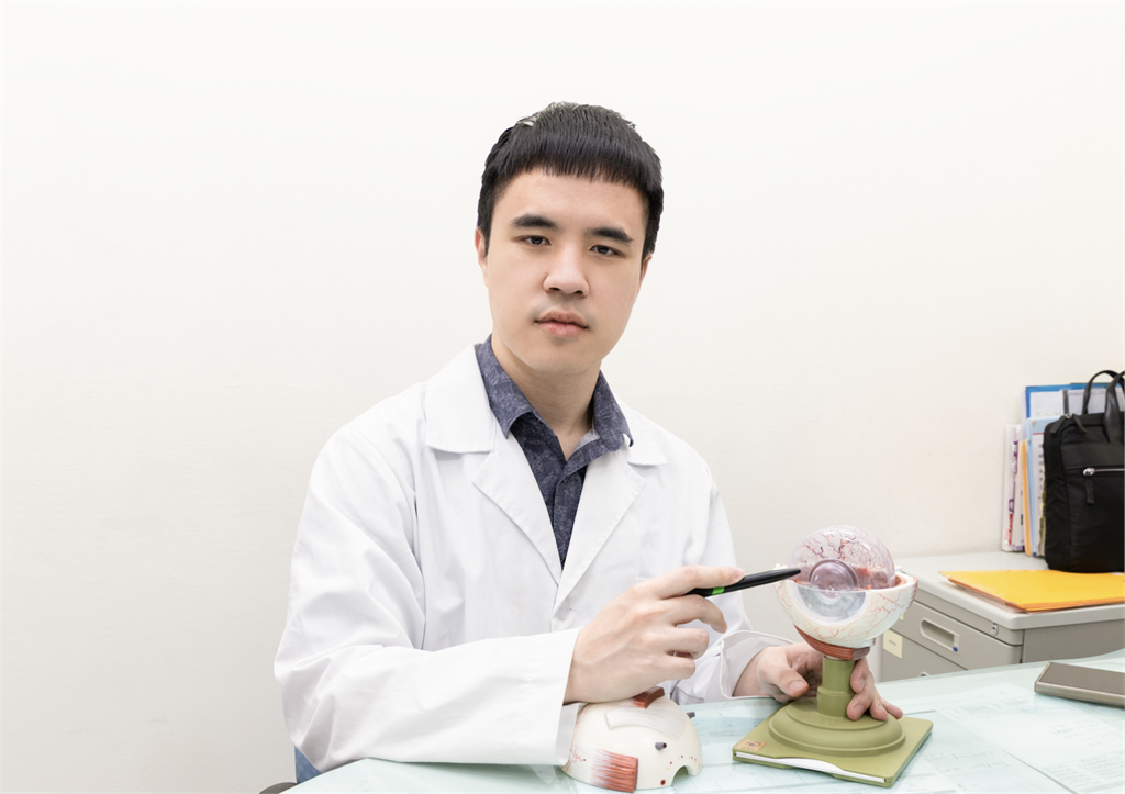 跌一跤竟險瞎？  8旬嬤原來「人工水晶體脫位」