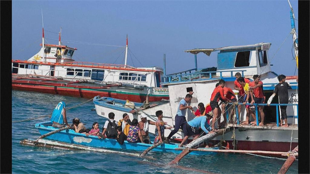 菲律賓渡輪撞上漂流物進水　造成1死上百人傷