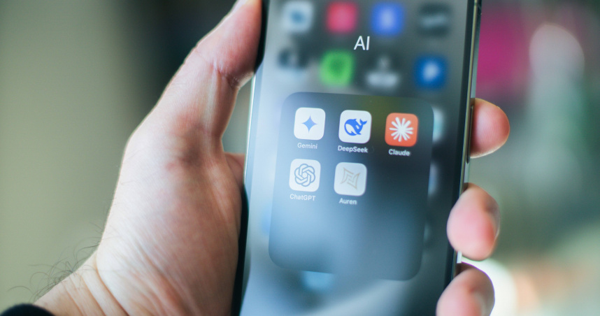 AI文一眼看穿？　網曝常見口頭禪「接住、撐住、穩住」掀共鳴