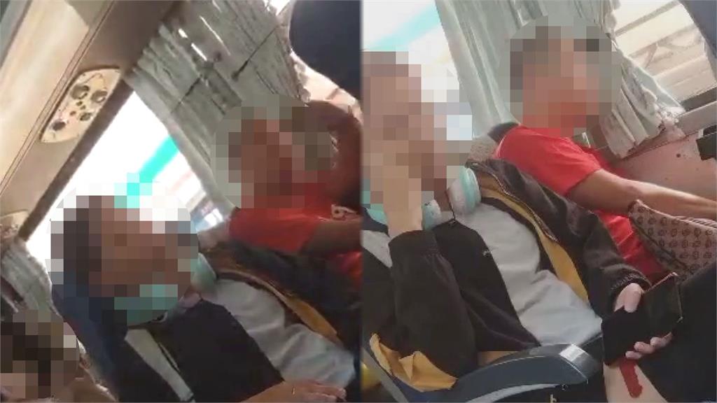 不滿鄰座有人！紅衣男搭客運「對女乘客失控大吼」　司機制止無用秒停車報警