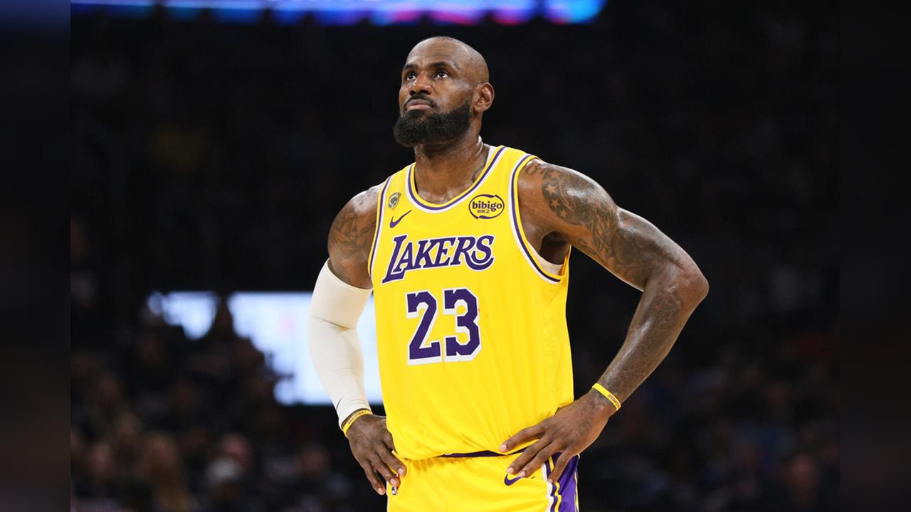NBA(影)／詹皇是哨音待遇最差的超級球星！湖人總教練不忍了！怒批裁判挺球員