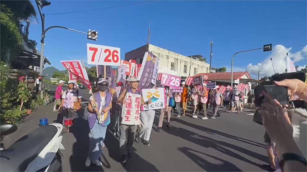 「葉霸」率「千歲軍團」瑞穗遊行挺罷傅　鄉親夾道歡迎