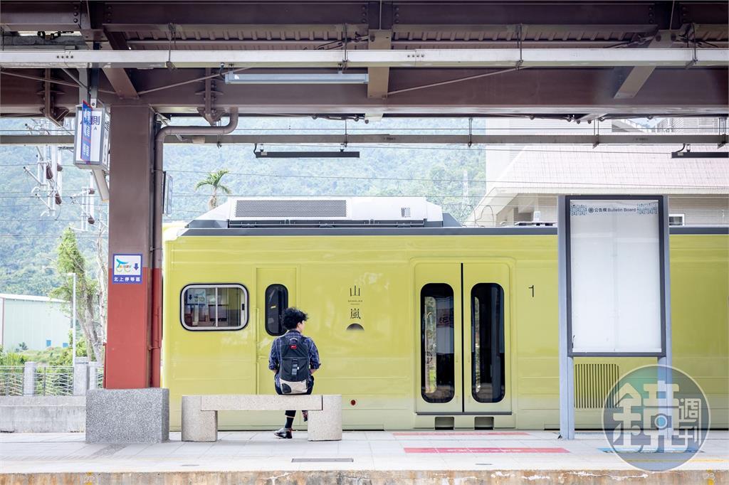花東最欠搭的「五感列車」！跳上「山嵐號」追縱谷稻浪、吃世界冠軍便當、聞療癒香氣