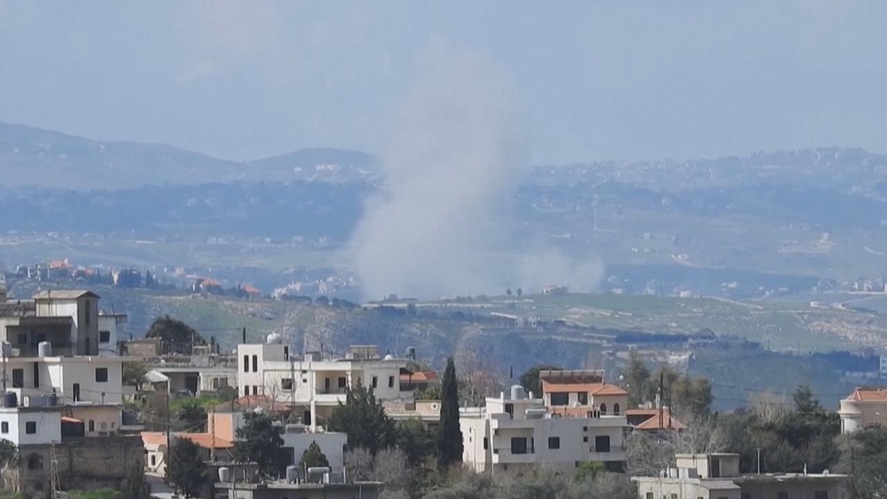 以黎持續互轟　遠在天邊「歐洲小鎮」爆出炸人偶事件