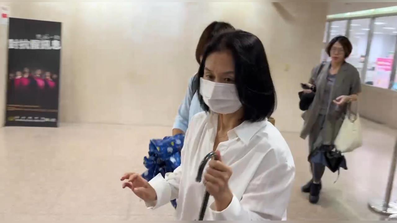 快新聞／柯文哲慘了？「友性證人」李文娟法庭拒答　黃帝穎：無助脫罪