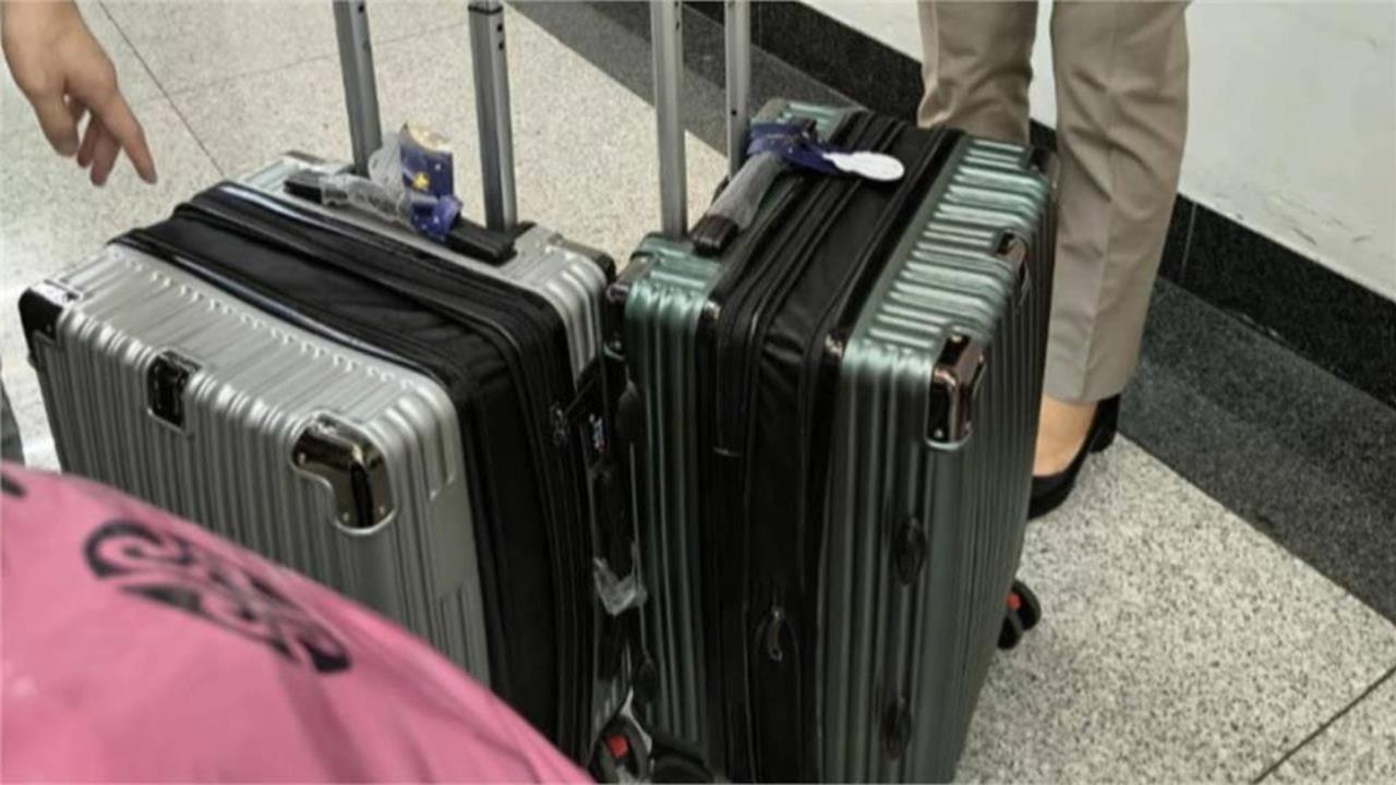 女公務員「裝病請假出國」診斷書也假的！拖行李箱衝車站竟「撞上主管」下場曝