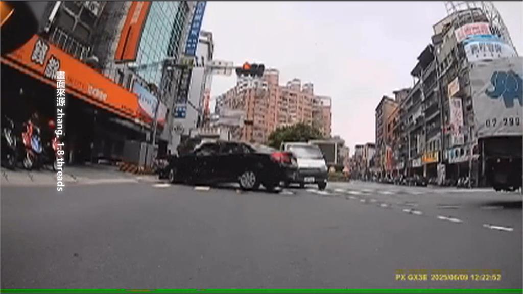 險！通緝犯躲警查緝衝撞貨車棄車逃逸　到友人家藏匿1小時後落網