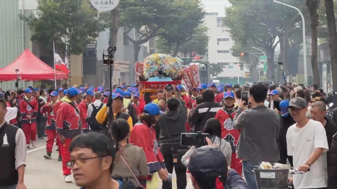 慈悲!北港朝天宮媽祖台南繞境 破例讓腦麻兒鑽轎底