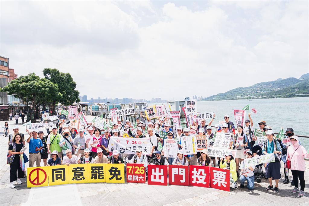 快新聞／罷免倒數13天投票　蘇巧慧淡水掃市場籲：726投同意護台灣