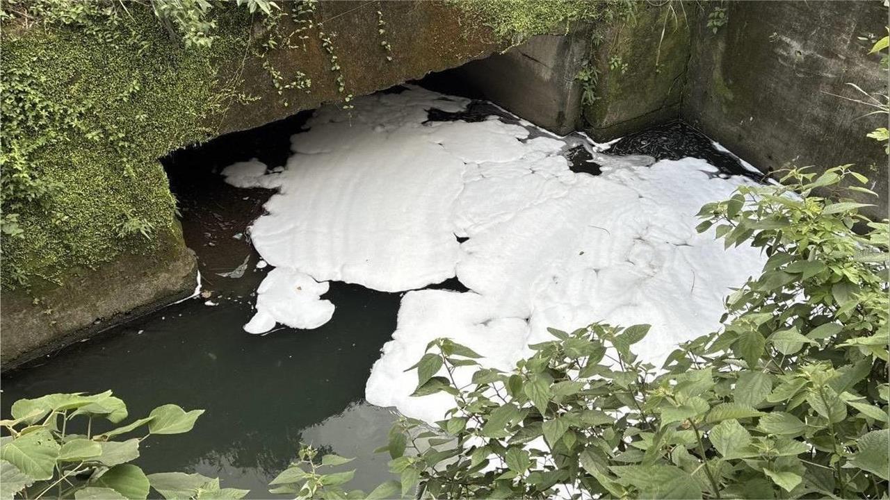 基隆市暖暖碇內大排抽水站　消防泡沫原液意外洩漏