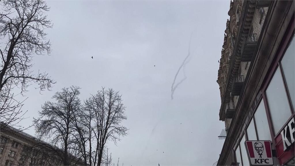 俄羅斯3枚飛彈炸基輔　3層高教育機構「一半被轟爛」
