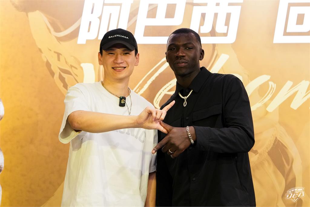 籃球／黑豹歸隊！阿巴西重披0號戰袍　本土球員最高薪回歸中信特攻