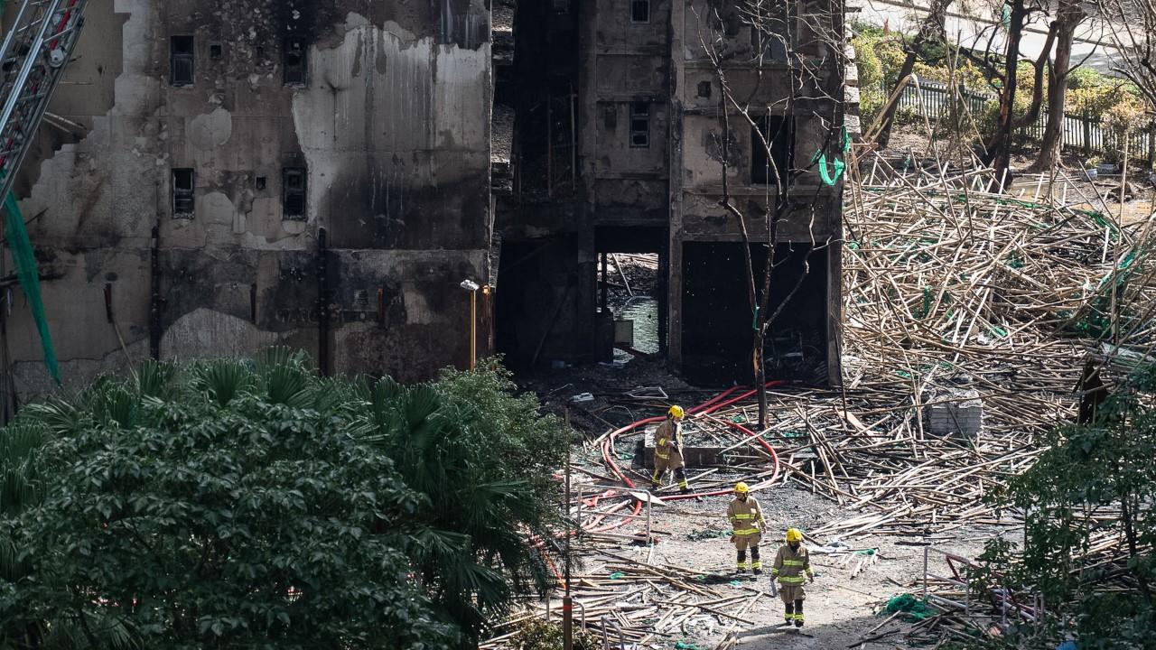 「熄」禁「評」？香港男子發起徹查宏福苑大火連署　慘遭國安警察訊問