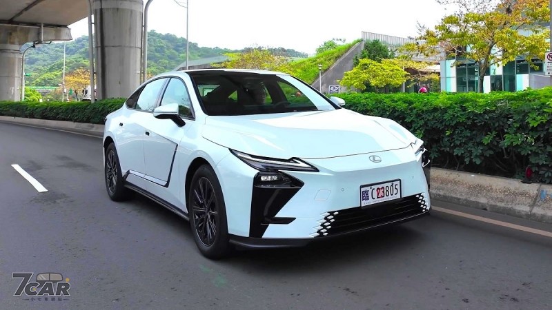 首見純電，日式豪華新演藝　全新第八代 Lexus ES 500e 頂級版 試駕