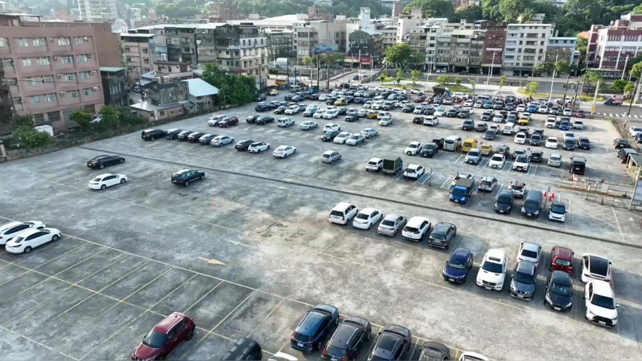 六和停車場喊卡！民眾怨少近6百停車位　藍綠互槓卡證爭議