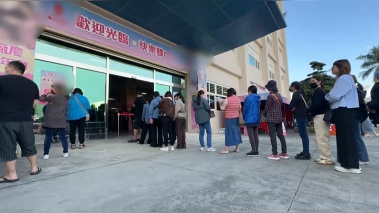 知名內衣品牌廠慶嘉年華　婆媽殺紅眼搶便宜