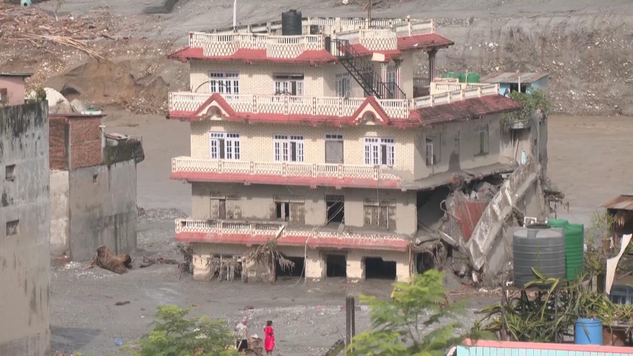 尼泊爾記者批中國！　早知山洪卻未通報　害數百人枉死