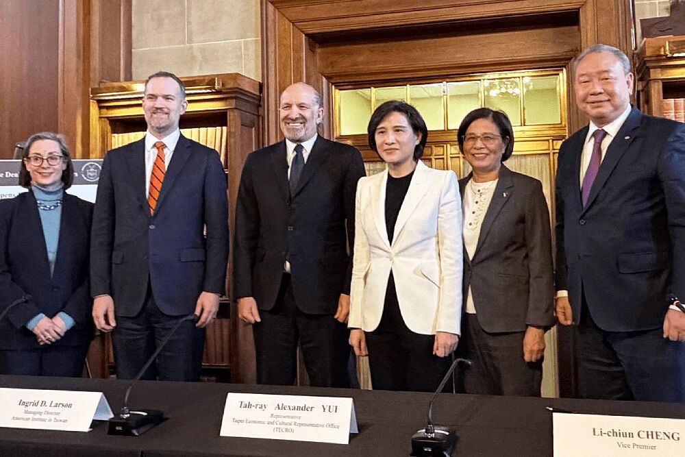 台美簽投資MOU　達成15%關稅不疊加、半導體享免稅配額