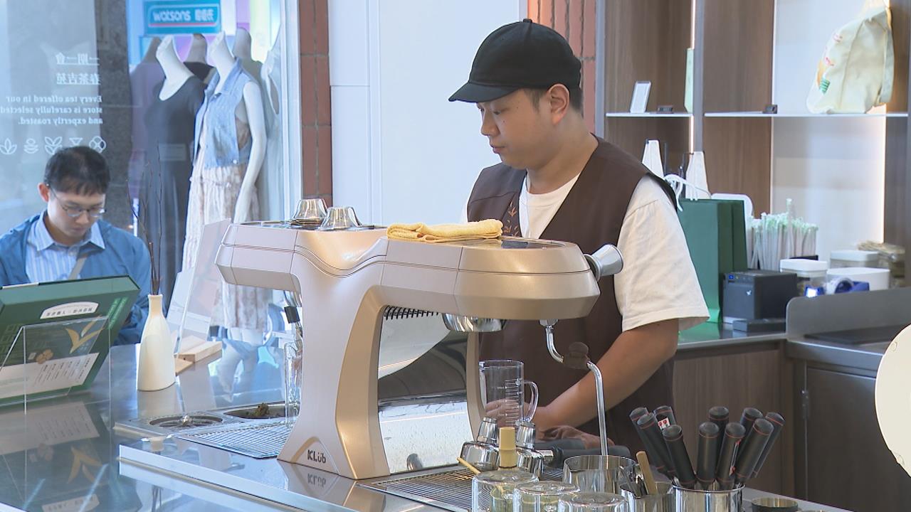 台南手搖飲挑戰者+1！　春茶吉苑主打「萃茶機」科學沖泡法