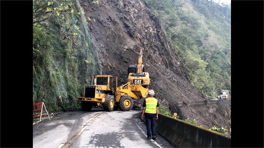 豪雨釀坍方 台7甲嘉蘭段封閉搶修中