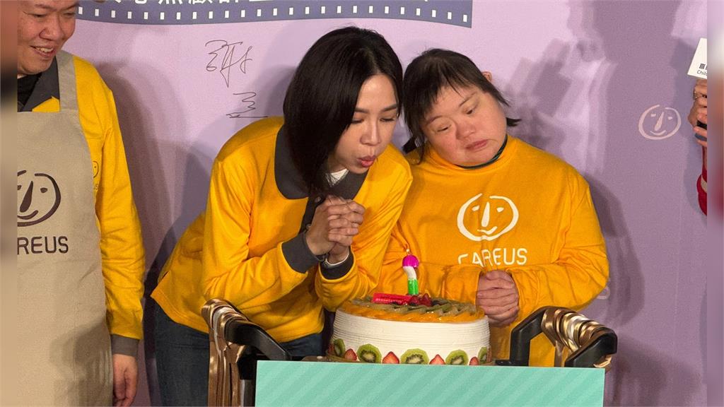 謝盈萱跨年夜迎45歲曝光計畫 坦言:看到「1數字」增加心裏就充滿感激