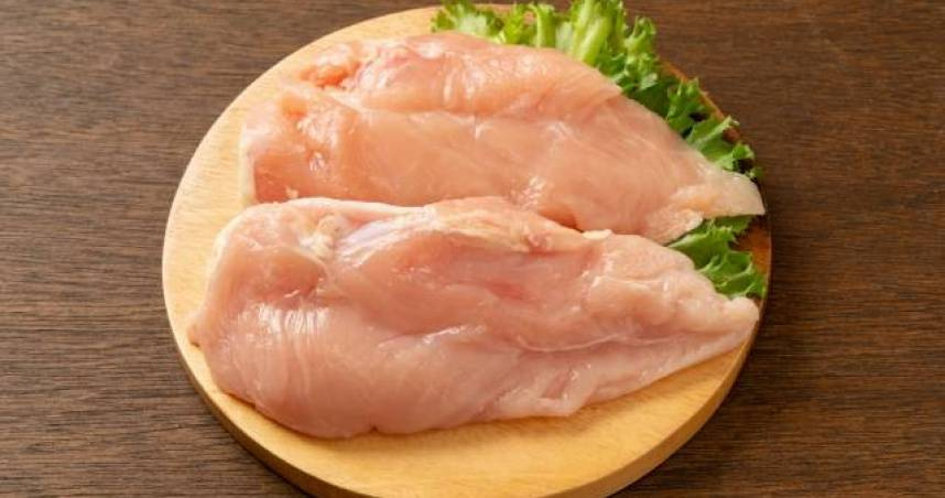 健身減脂狂吃雞胸肉　醫揭1關鍵恐嚴重便祕