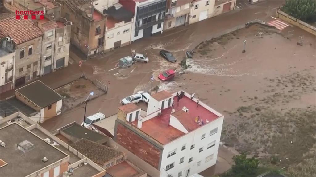 24小時雨量破200毫米　西班牙全境多地傳淹水　居民拿床單自救