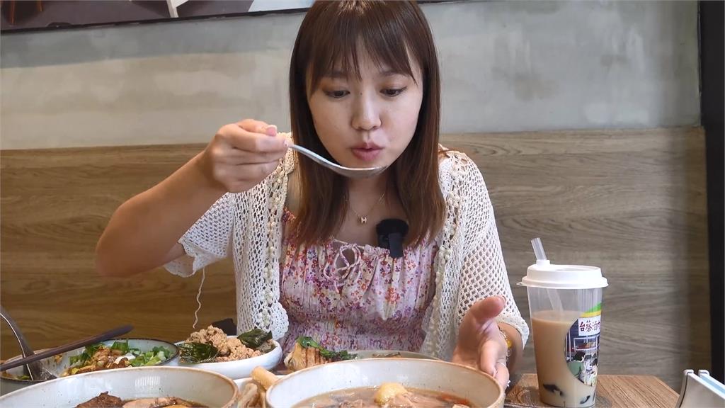 1個月租金40萬！台港夫妻在香港賣滷肉飯　她一吃超驚豔：有回家的感覺
