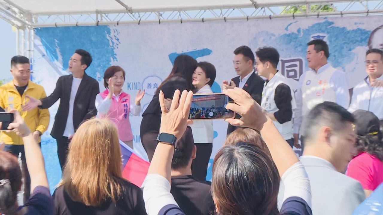 快新聞/絕無不合!鄭麗文見面給「大擁抱」 盧秀燕:我們就是好姊妹