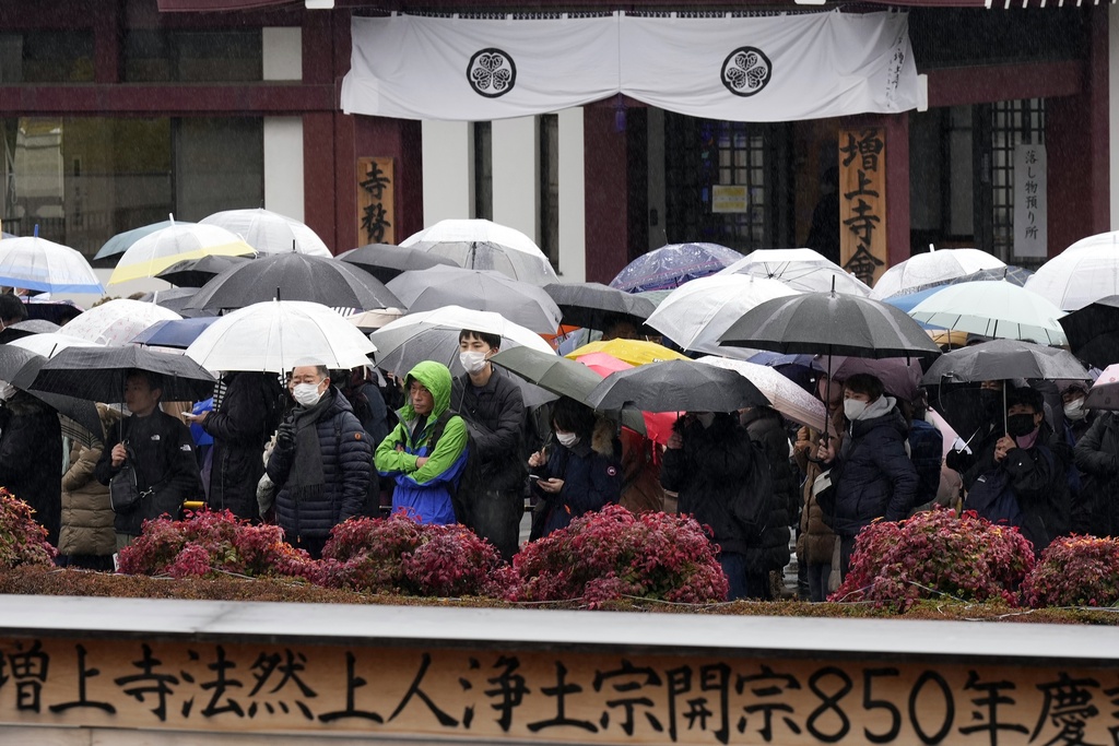 強烈冷空氣襲日本！　民眾搶買除雪用品